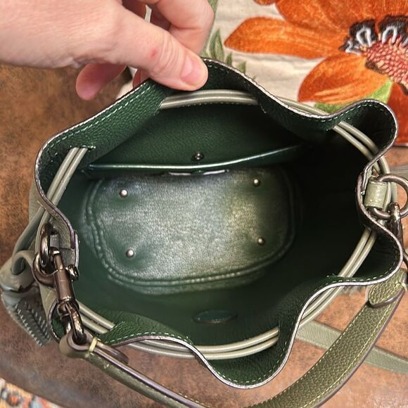 COACH LORA BUCKET BAG (651) WHIPSTITCH DETAIL TURNLOCK TASSELS STRAPS FERN VGUC - Picture 14 of 15